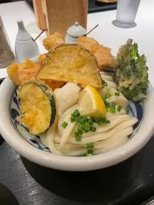 谷や