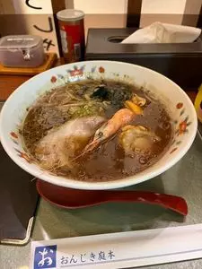 元祖はこだてラーメン おんじき庭本 空港店