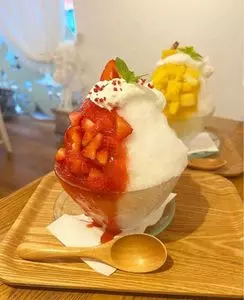 ベツバラ。（sweets cafe&bar）