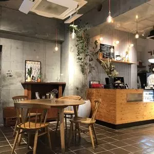 セテュヌ・ボンニデー ベイクドカフェ（Cest Une Bonne Idee Baked Cafe）