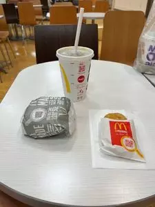 マクドナルド 有明パークビル店