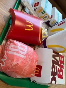 マクドナルド 20号つつじヶ丘店（McDonald's）