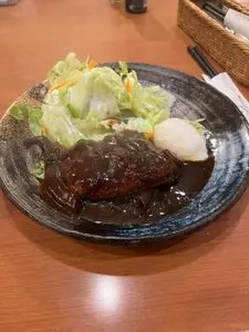 洋風居酒屋　でみぐら亭
