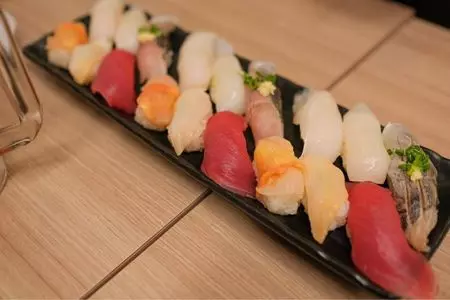 寿司処 都々井（すしどころ つつい）