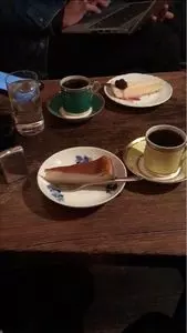 トロワ・シャンブル（CAFE TROIS CHAMBRES）