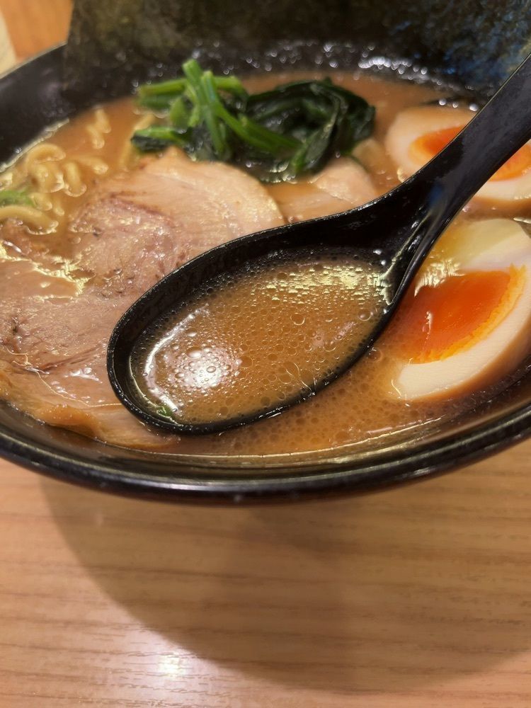 【東京近郊】居酒屋勝手にレビューさんが投稿したえび豚骨拉麺 春樹 新宿御苑前店に関する口コミの画像
