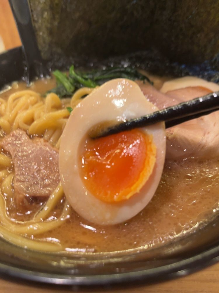 【東京近郊】居酒屋勝手にレビューさんが投稿したえび豚骨拉麺 春樹 新宿御苑前店に関する口コミの画像