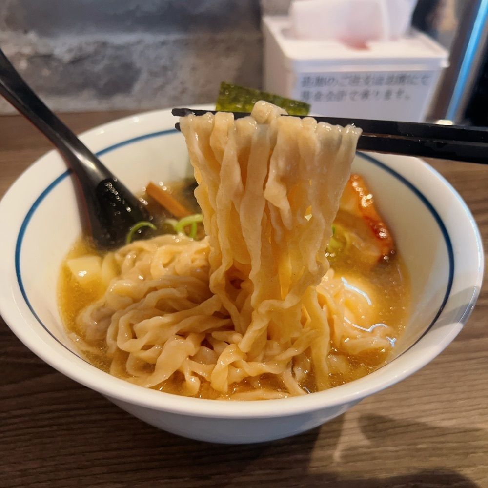 ヤジメシ　ボリューム満点東京グルメさんが投稿した麺や 麟子鳳雛（りんしほうすう）に関する口コミの画像