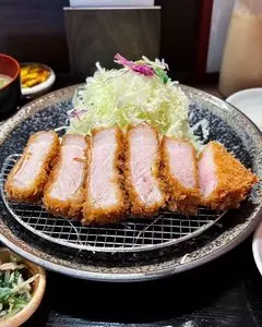 とんかつ井戸枩（イドマツ）