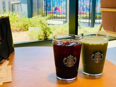 スターバックスコーヒー 越谷イオンレイクタウン Kaze 2階レイクタウンゲート店（STARBUCKS COFFEE）