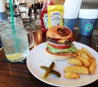 Reg-On Diner 渋谷本店（レッグオンダイナー）