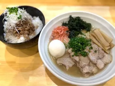 至高の出汁と麺 たかや