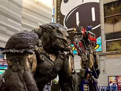 歌舞伎町シネシティ広場