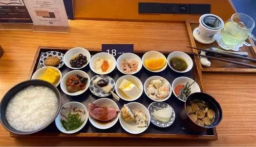 築地本願寺カフェ Tsumugi
