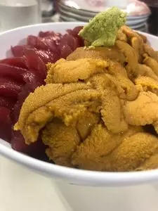 鶴亀屋食堂（名物マグロ丼）