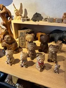 シウマイハヤマデタベルモノ