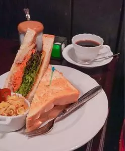 カフェ・トロワバグ