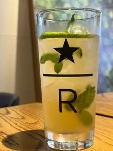 スターバックス リザーブ(R)ストア 銀座マロニエ通り （STARBUCKS RESERVE STORE）