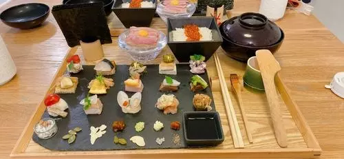 AWOMB 烏丸本店