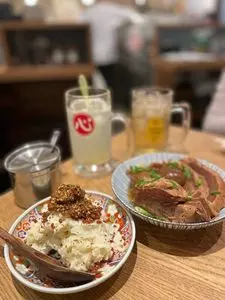 肉汁餃子と煮込みの酒場。しんちゃん 京橋