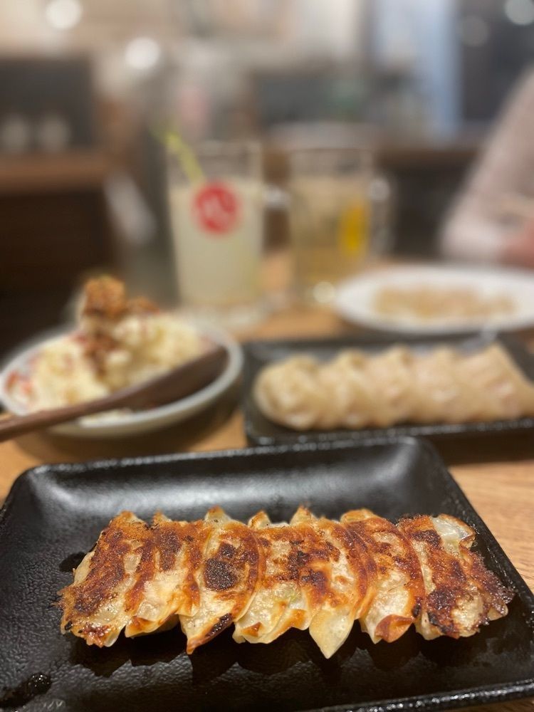 mamama__tさんが投稿した肉汁餃子と煮込みの酒場。しんちゃん 京橋に関する口コミの画像