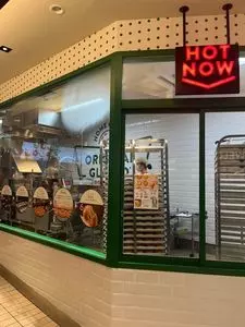 クリスピー・クリーム・ドーナツ 渋谷シネタワー店（Krispy Kreme Doughnuts）