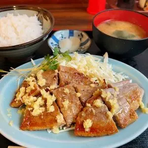 まるけん食堂
