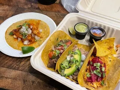 KITADE TACOS 下北沢店（キタデ タコス）