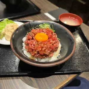 精肉・卸の肉バルSanoso（サノソウ）