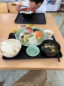 産直や よつくら亭