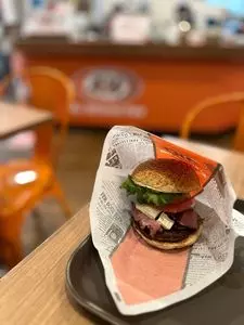 A&W 国際通り松尾店（エイアンドダブリュ）