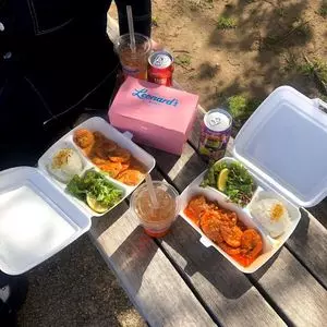 レナーズ 横浜ワールドポーターズ店（Leonard's）