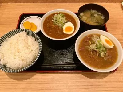 もつ煮込 定食 よし川