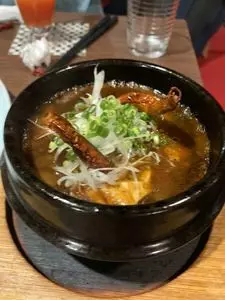 赤い壺