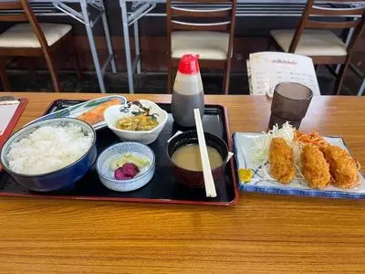あきもと食堂