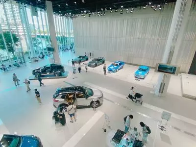 日産グローバル本社ギャラリー 日産ブティック（NISSAN GALLERY）