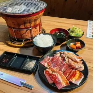 炭火焼肉 牛鼎（【旧店名】牛蔵）
