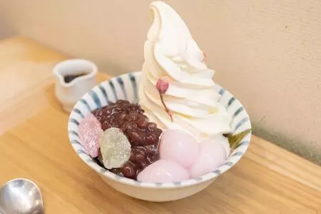 甘味おかめ 交通会館店