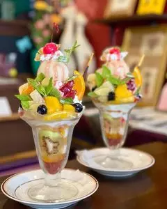 パーラートモミ