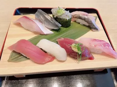 沼津魚がし鮨 流れ鮨 伊豆の国大仁店