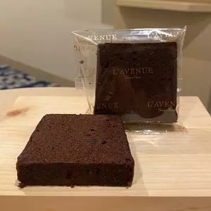 ラヴニュー（L'AVENUE）
