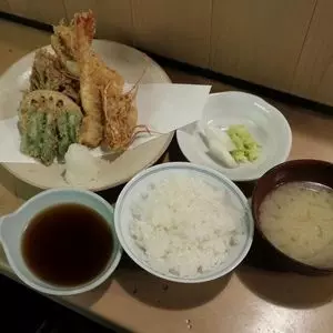 登良屋（とらや）