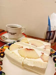 ぽえむ マノ ア マノ コーヒー 高円寺南口店（Poem MANO A MANO COFFEE）