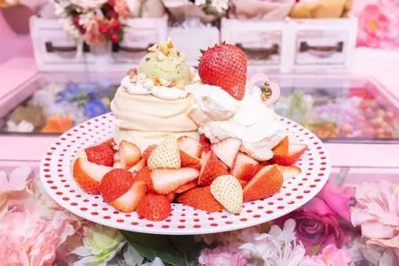 生果実専門店 ASAKUSA YOROZU CAFE（アサクサ ヨロズカフェ【旧店名】浅草よろず茶屋444）