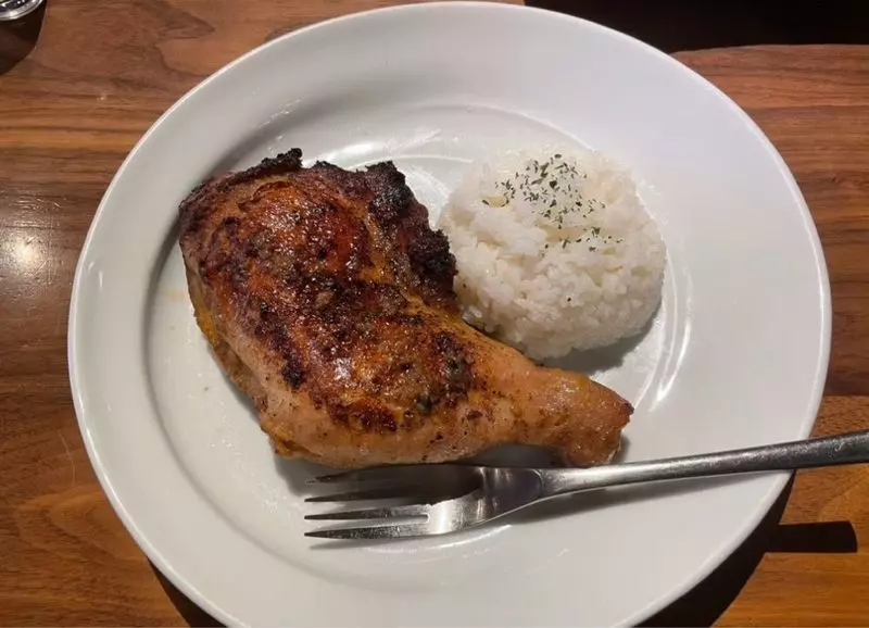 ランチやディナーにもぴったりなカフェ 1枚目