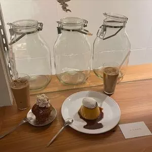 焼菓子とコーヒー パーラーイムオム