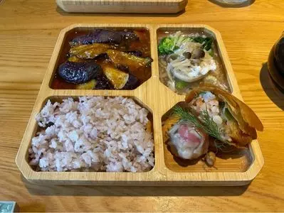 老虎菜 本店（ラオフーツァイ）