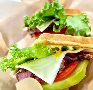 Tilia Aloha Cafe（チリア アロハ カフェ）