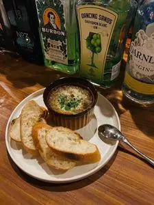 BistroPub UTAKATA（ビストロパブ ウタカタ）
