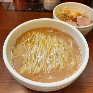 麺処 一笑（メンドコロ イッショウ）